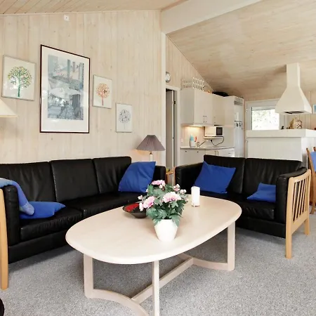 7 Person In Hotel 4*