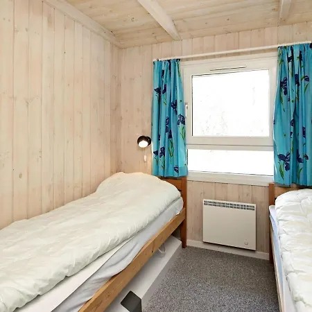 Hotel 7 Person In